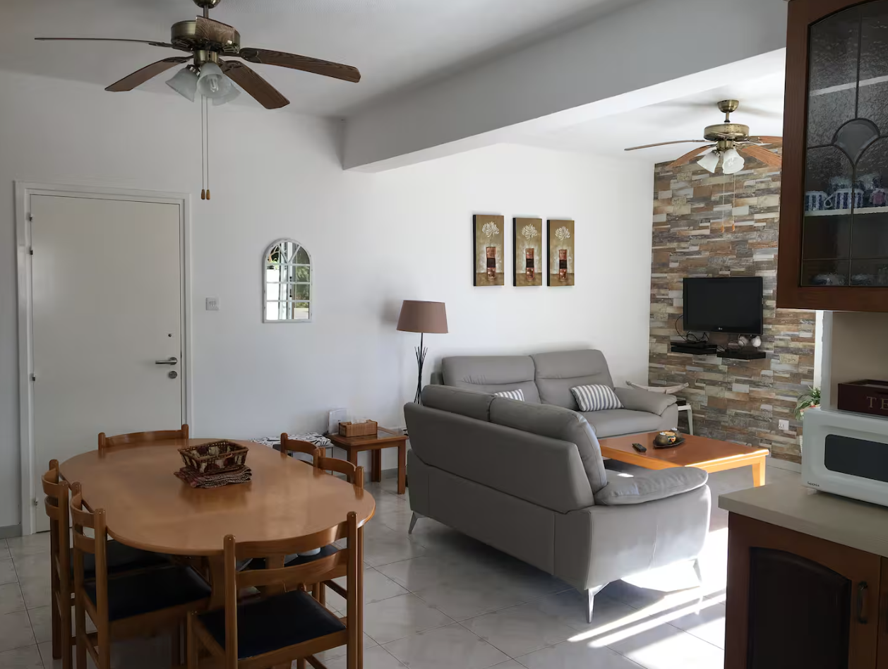 Full kitchen 4